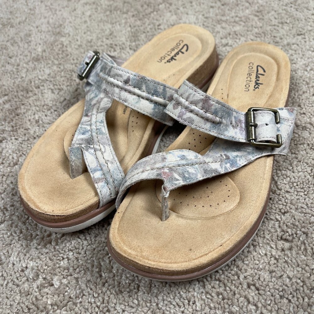Clarks Sandals Womens 9.5M Sand Interest Floral A58 Brynn Madi Thong Comfort